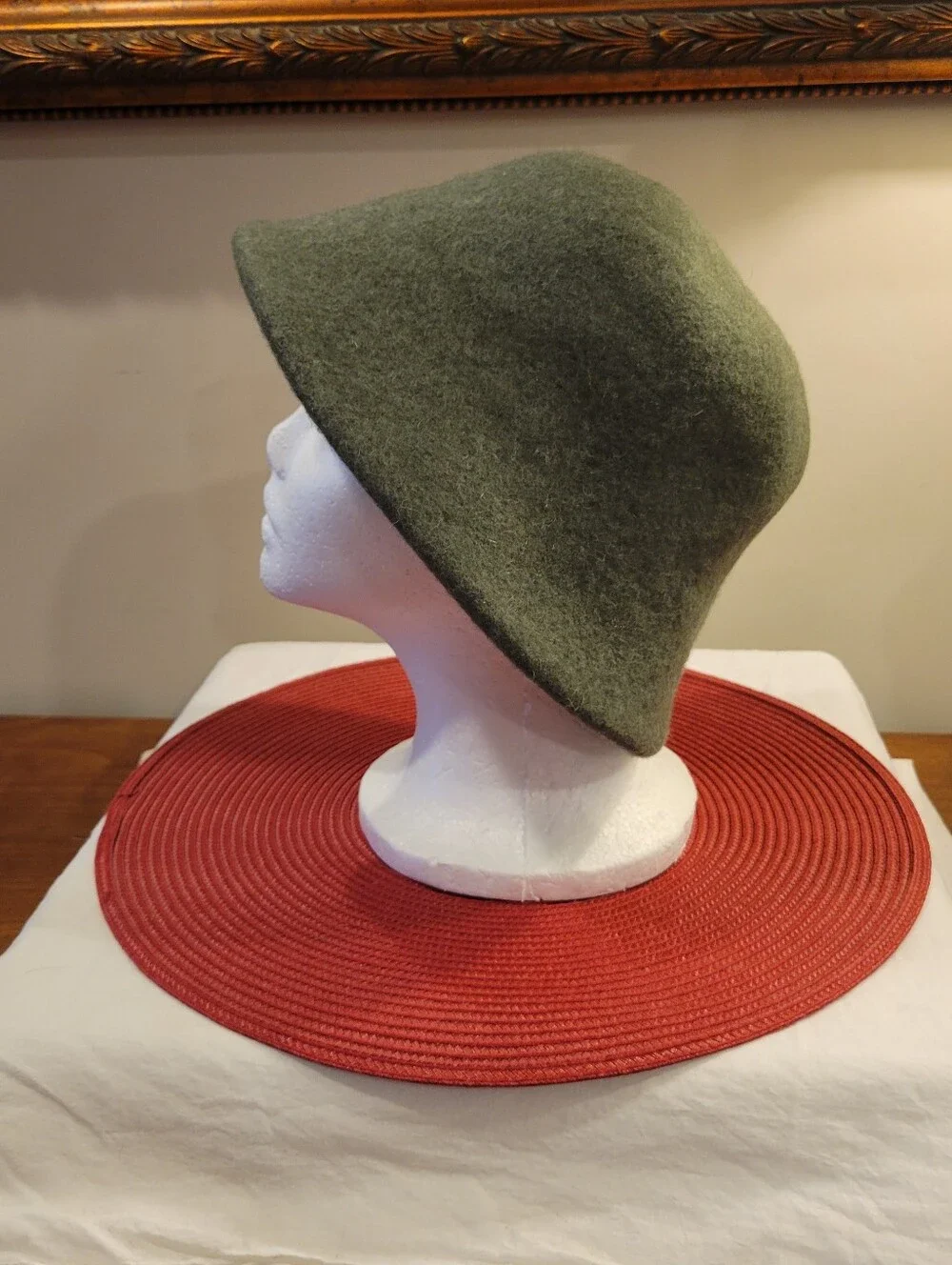 👜NWT~ RACHEL ZOE CLOCHE HAT